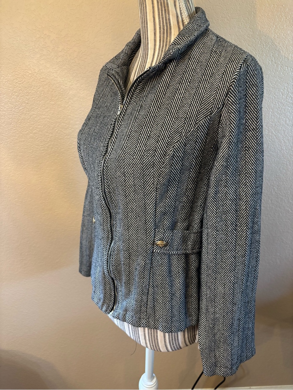 Herringbone Blazer Large SHEIN Black & White Tweed Zip-Front Flap Detail Jacket - Picture 9 of 16